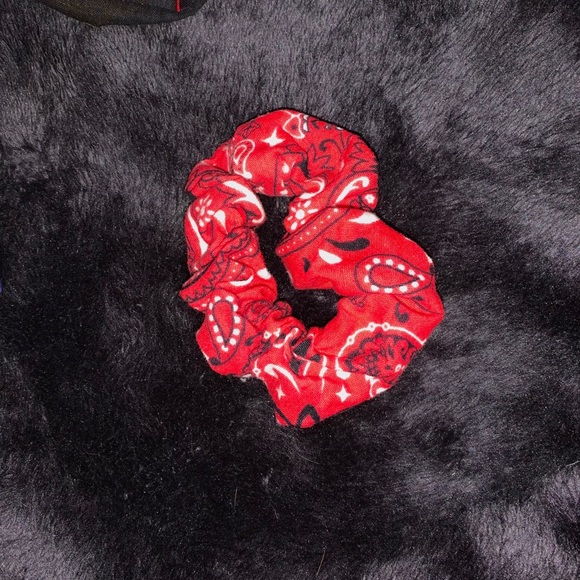 Scrunchies - Picture 6 of 6